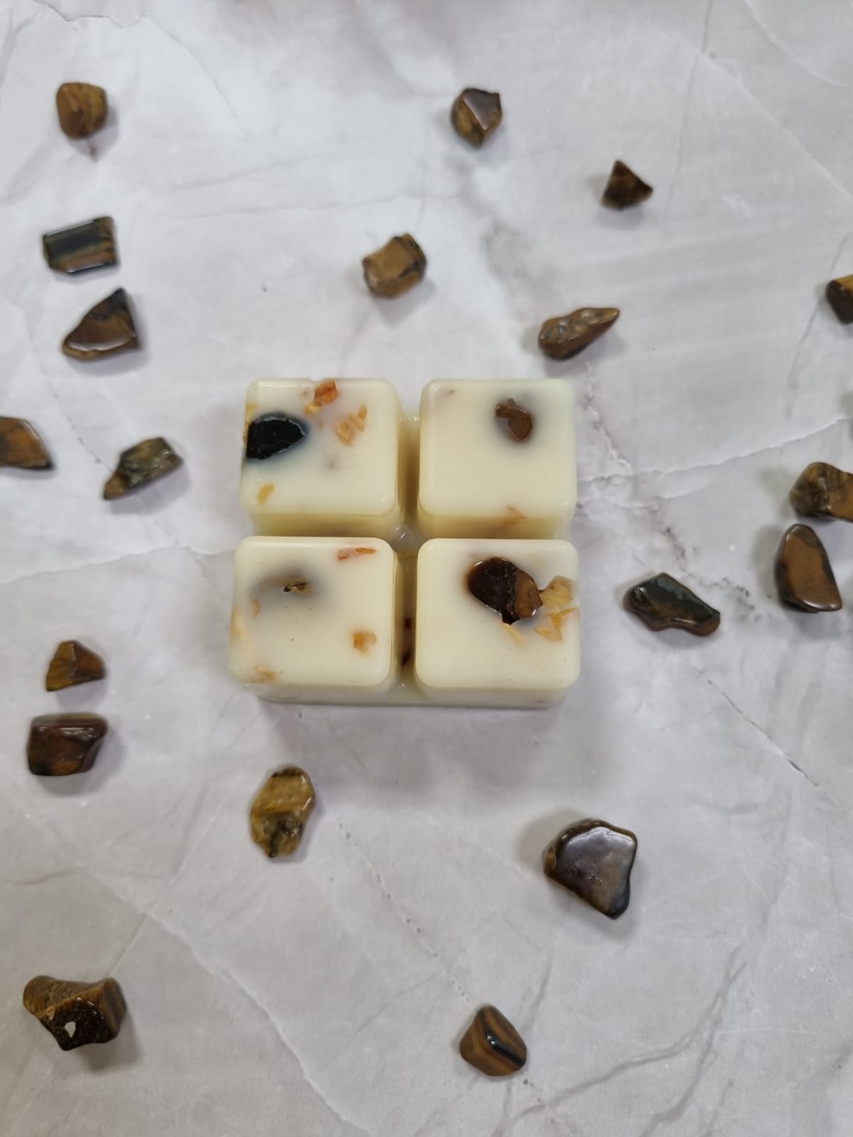 Motivate Luxury wax melts with tiger eye crystals chips. Unique wax melts dried Jasmine. High fragranced, long lasting.
