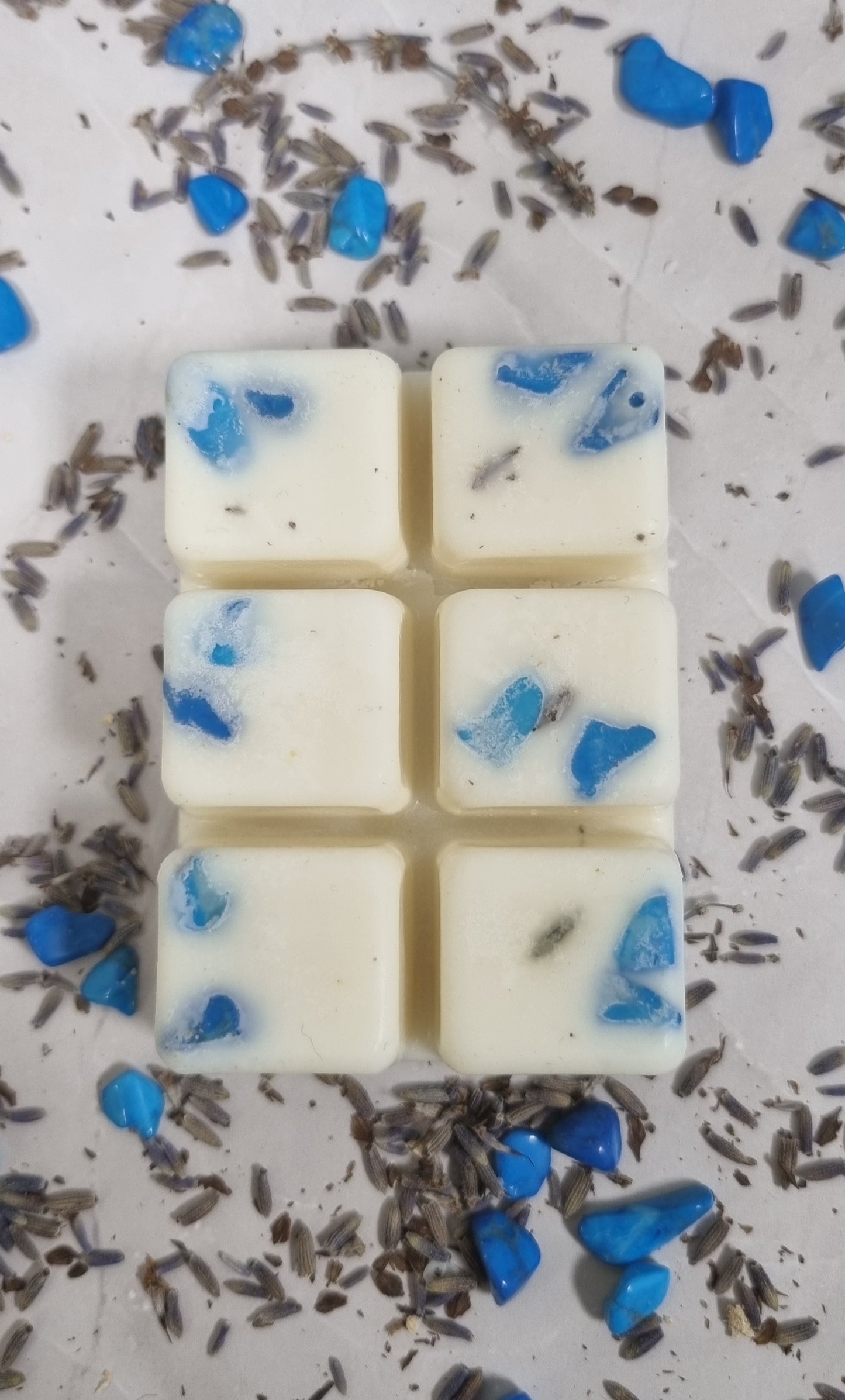 Novelty - Peace of mind Luxury wax melts with Blue Howlite crystals chips. Luxury Lavender wax melts for relaxation and calmness.