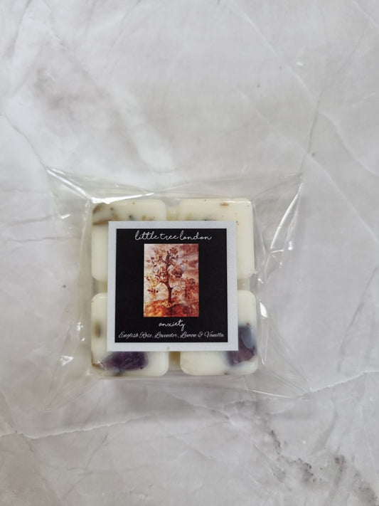 Anxiety Luxury wax melts with amethyst crystals chips. Luxury Lavender wax melts for relaxation and calmness.